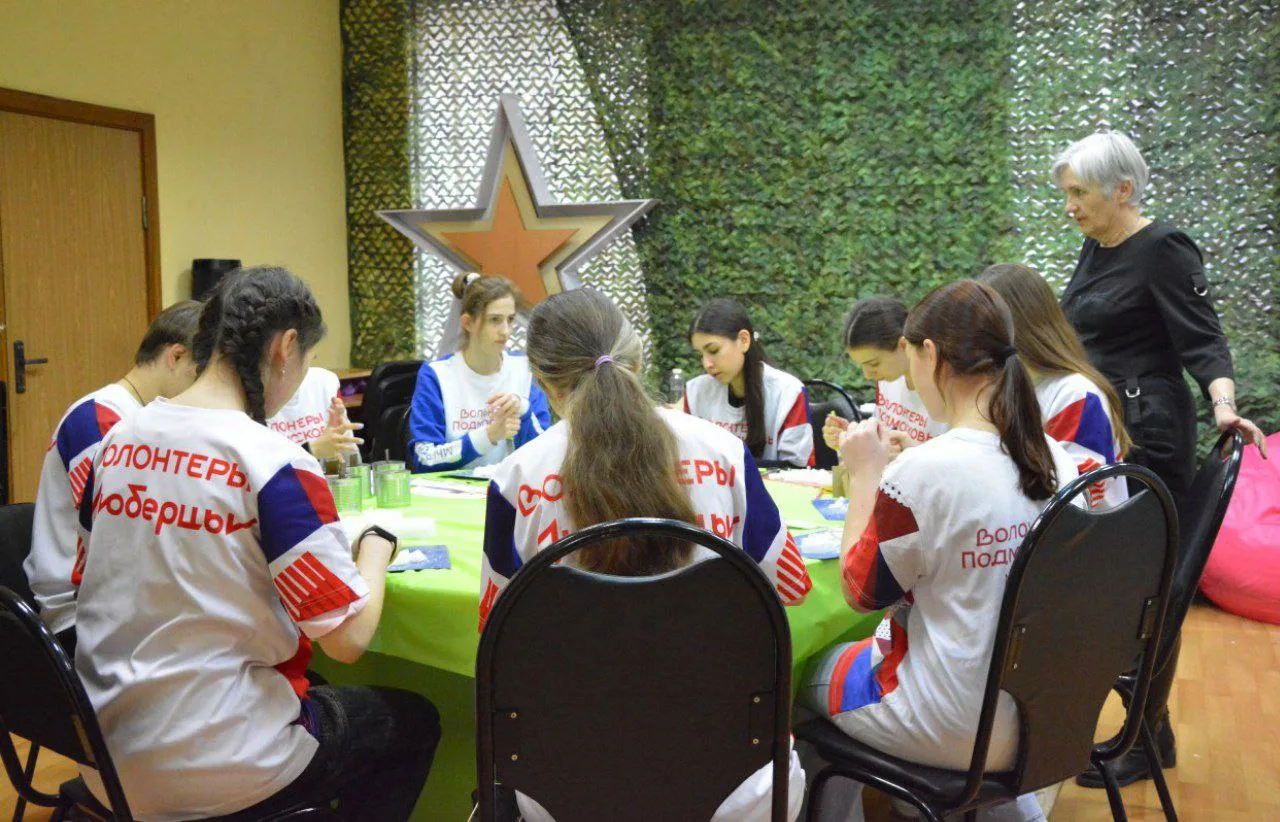 Более ста окопных свечей для бойцов СВО изготовили волонтеры Люберец с начала года