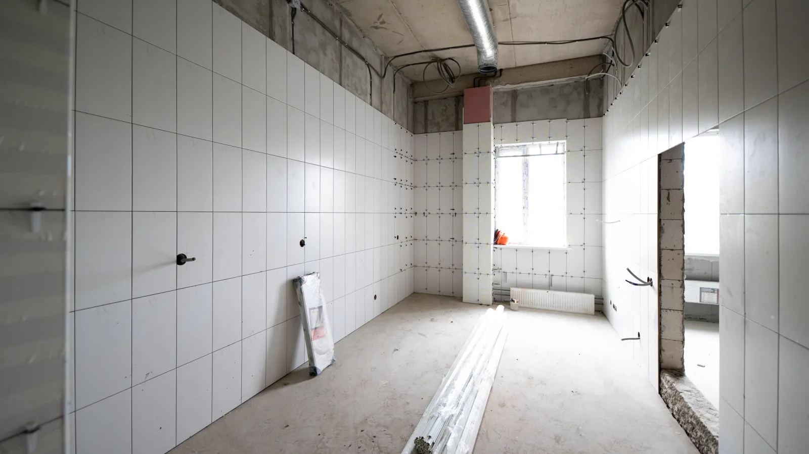 Внутренняя отделка кабинетов ведётся в строящейся поликлинике в посёлке Октябрьский