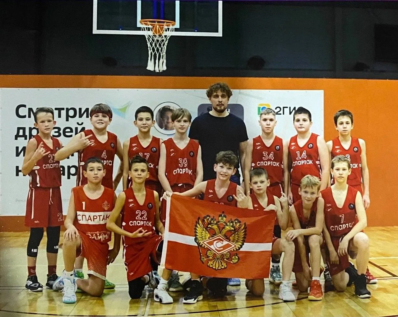 Спортсмены Люберец завоевали серебро в соревнованиях по баскетболу