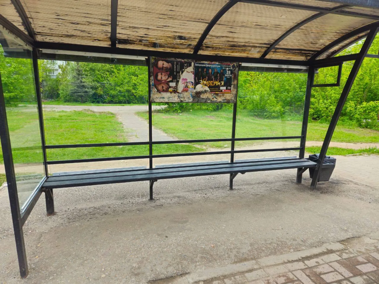 Почти 10 остановочных павильонов восстановили в Люберцах за неделю