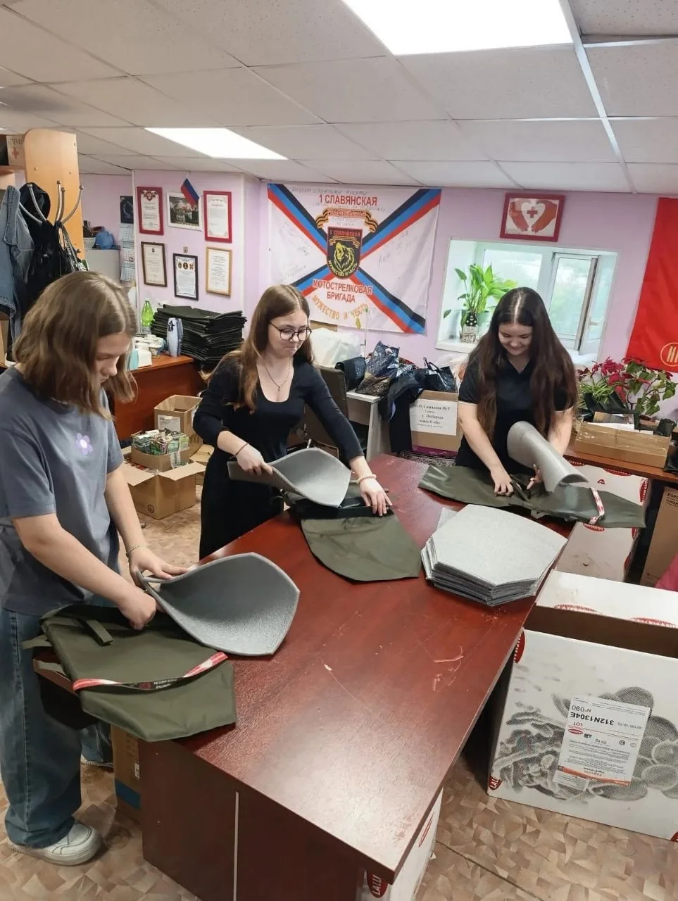 Почти 50 тактических пятиточечников изготовили школьники Люберец во время мастер-класса