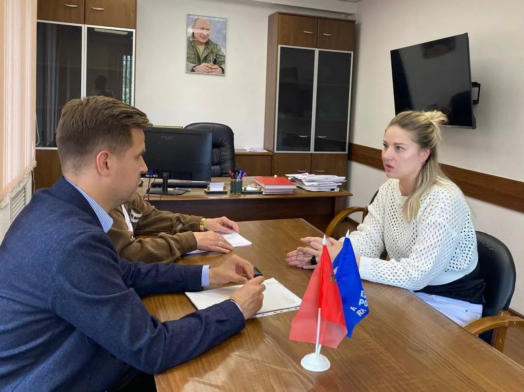 Председатель Совета депутатов Петр Ульянов провёл выездной приём