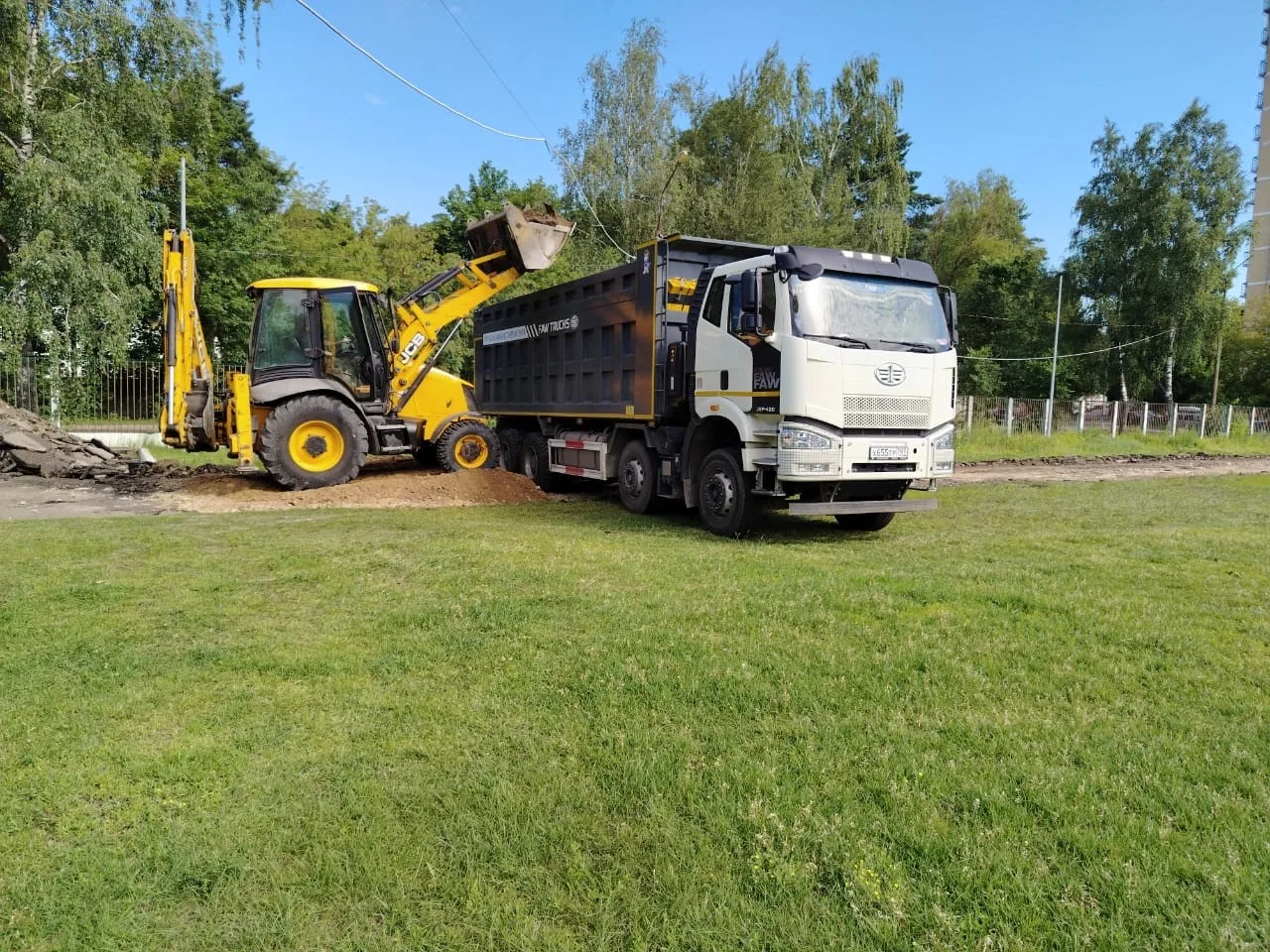 Работы по обустройству основания футбольного поля стартовали на стадионе «Труд» городского округа Люберцы