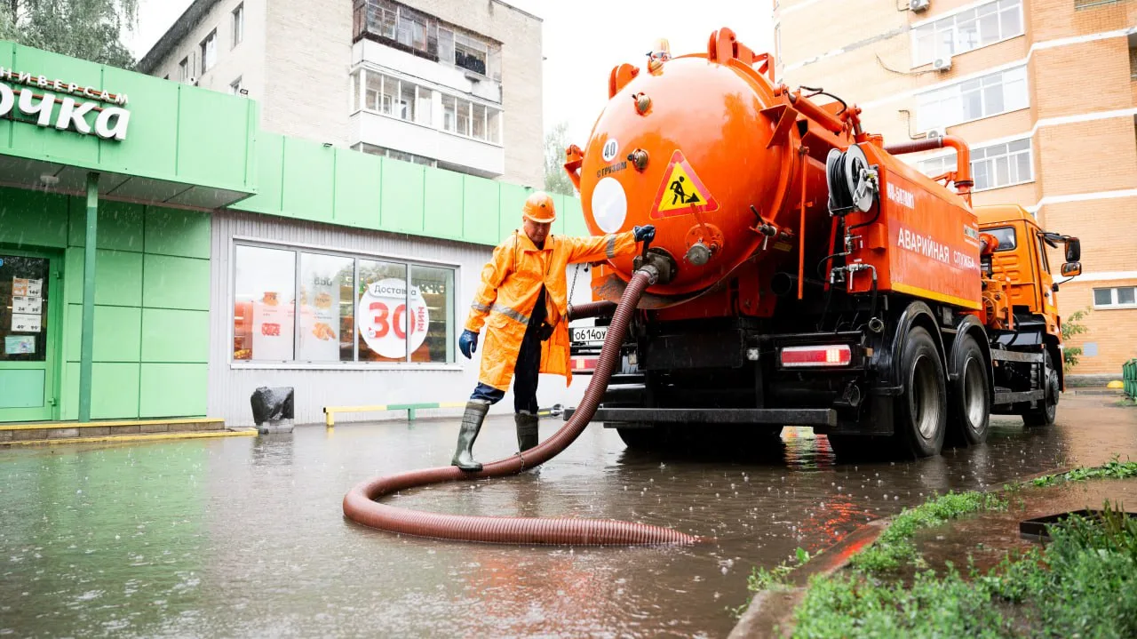 Аварийные и коммунальные службы Люберец ликвидируют подтопления