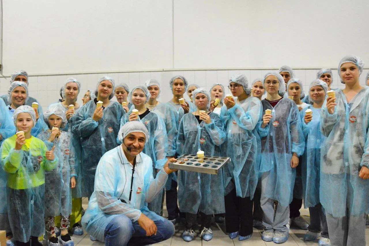 Почти 30 волонтёров Люберец изучили секреты создания мороженого