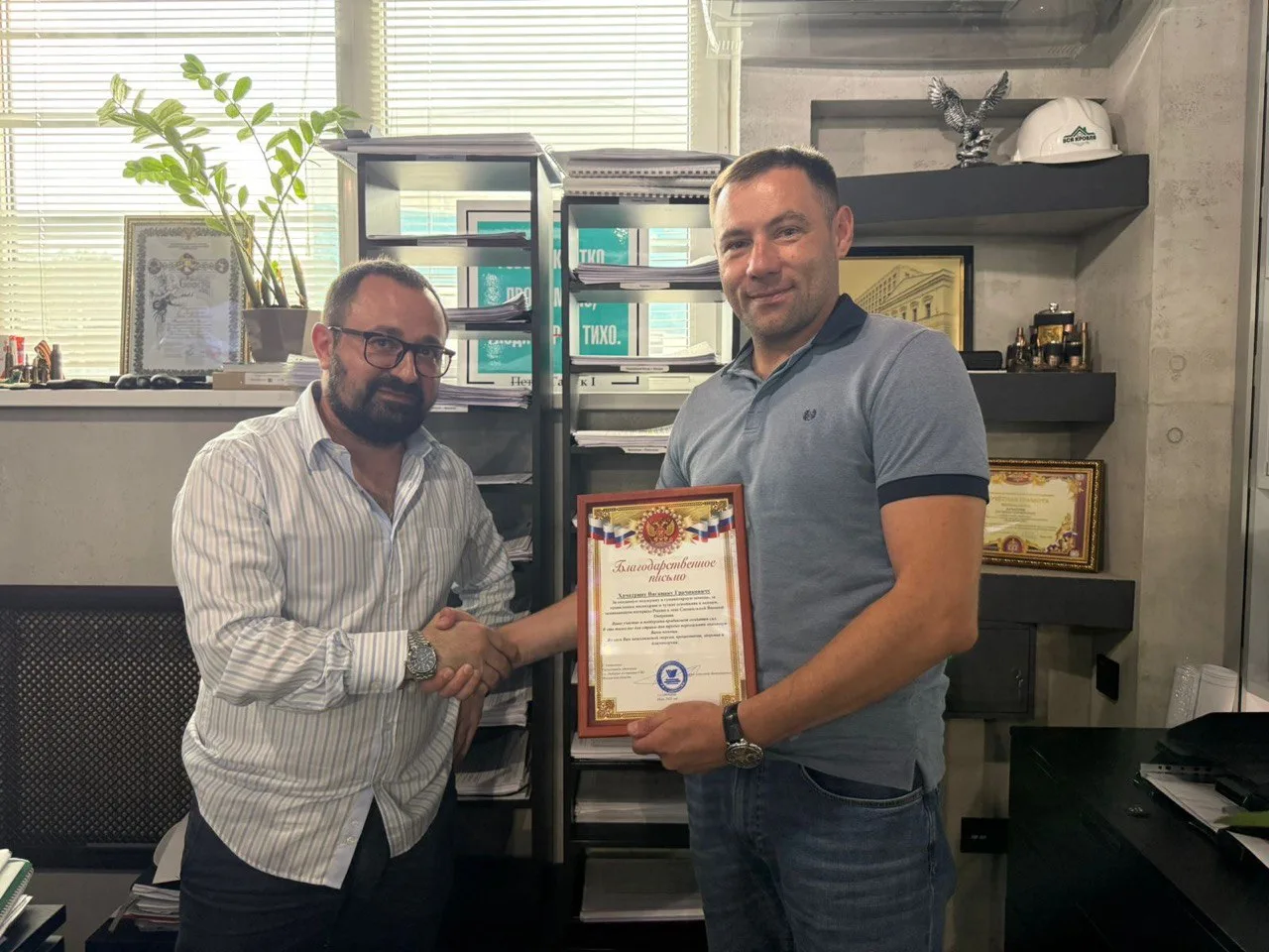 Ветераны Люберец вручили предпринимателю благодарственное письмо за помощь участникам СВО