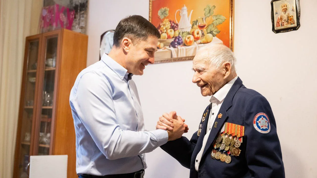 Присвоение Люберцам звания «Город трудовой доблести» глава округа обсудил с ветераном ВОВ