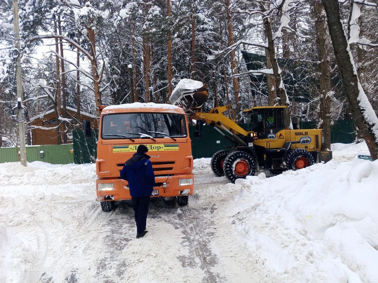 Почти 20 тысяч кубометров снега вывезли с дорог Люберец за время ликвидации последствий циклона «Фрэнсис»