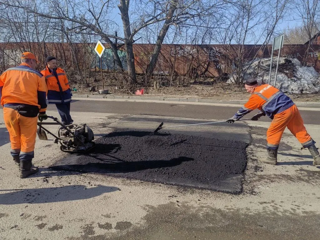 Более 3 000 ям ликвидировали на дорогах Люберец с 1 марта