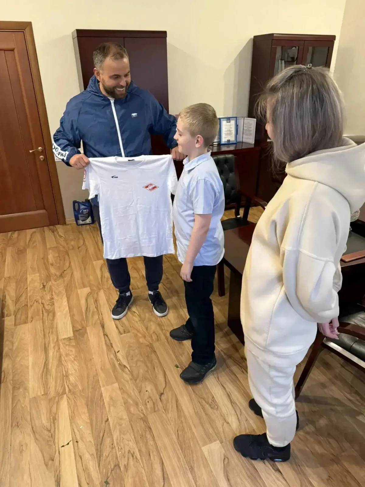 Люберецкий депутат поможет вдове участника СВО с вопросом о подтоплении на кладбище