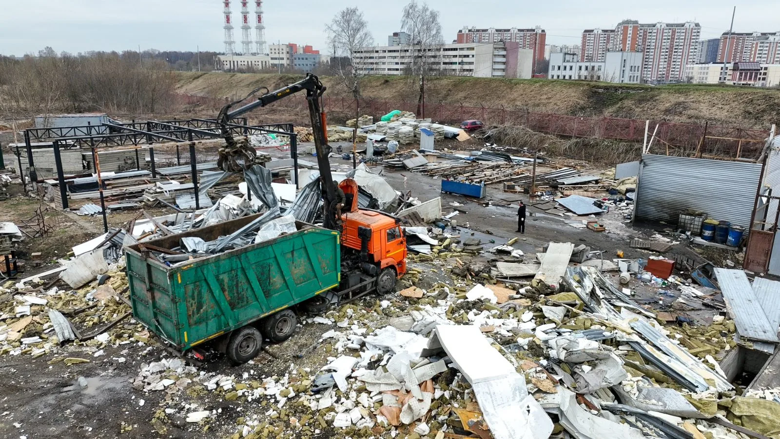 Еще 14 нестационарных павильонов демонтируют в Люберцах до середины апреля
