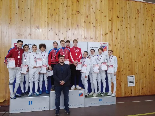 Команда из Люберец заняла 3-е место на турнире по фехтованию