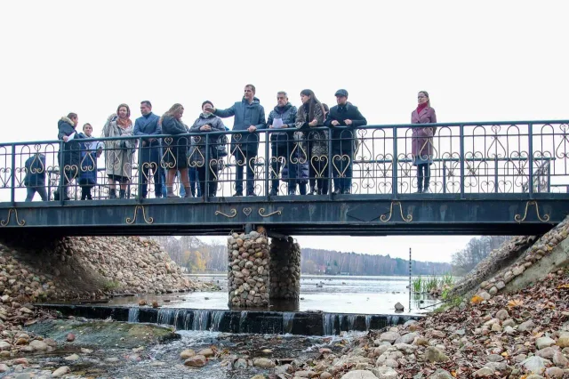 Владимир Волков вместе с жителями Люберец обсудил вопросы развития парка в Малаховке