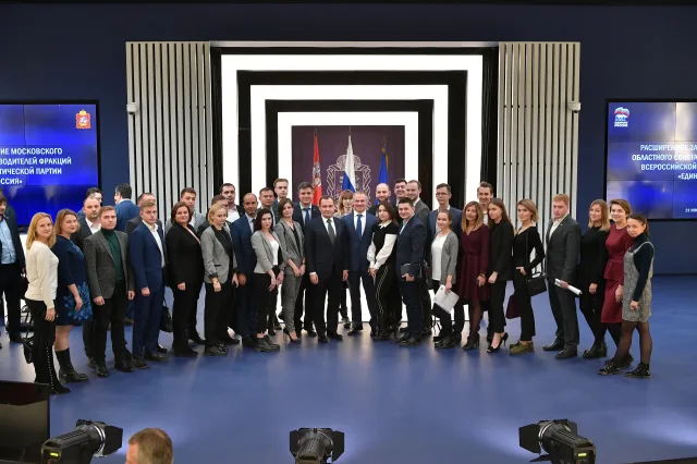 «Молодой Гвардии» – 17 лет: десятилетия на благо России