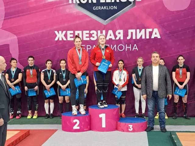 Тяжелоатлеты Люберец завоевали девять медалей на соревнованиях межрегионального турнира