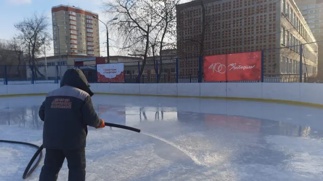Жителей Люберец пригласили на бесплатные катки на стадионах в поселках
