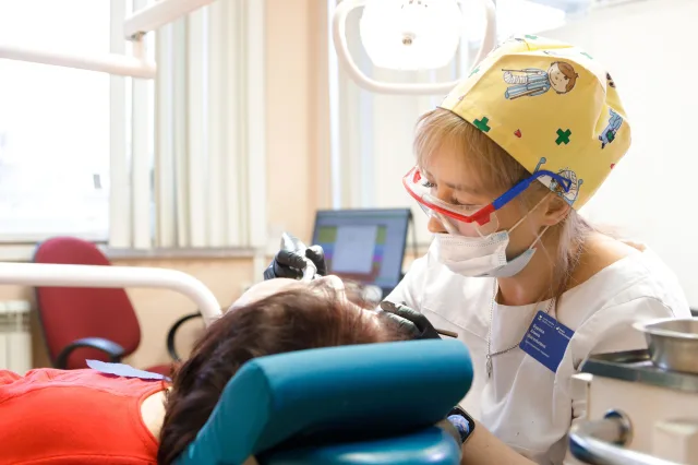 Пациенты Люберец написали благодарности стоматологам в их профессиональный праздник