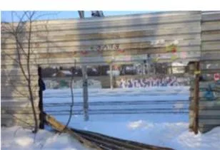 В Люберцах восстановили более 20 м поломанных ограждений на участках железной дороги