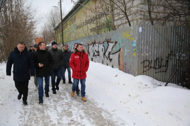 Владимир Волков проверил качество содержания дворов и дорог в Люберцах