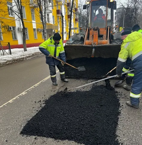 Более 210 ям заделали на дорогах Люберец за неделю