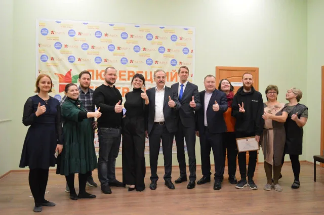 Коллектив кукольного театра Люберец поздравили с профессиональным праздником