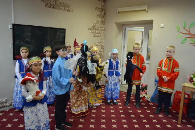 Пациентам детской больницы Люберец показали кукольный спектакль