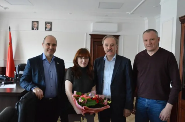 Депутаты Люберец вручили благодарность предпринимателю за помощь участникам СВО