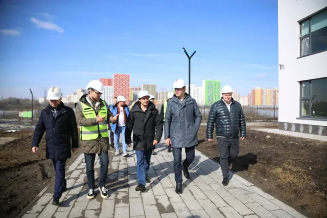 Владимир Волков проверил готовность нового детского сада на 360 мест в Люберцах