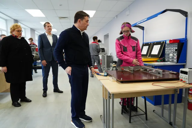 Андрей Воробьев посетил Люберецкий техникум после капремонта