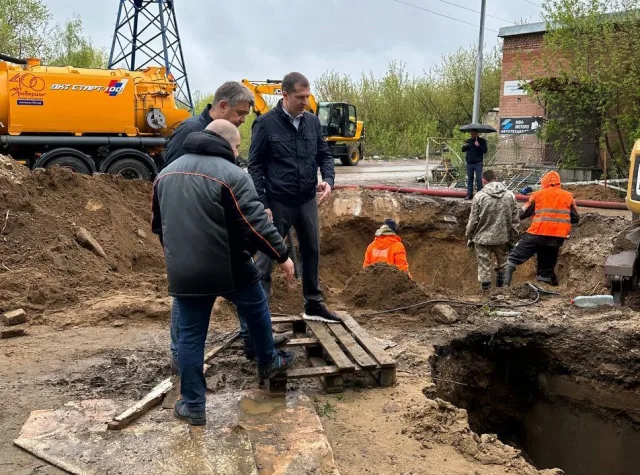 Владимир Волков проверил работы по ликвидации аварии на коллекторе в поселке Люберец