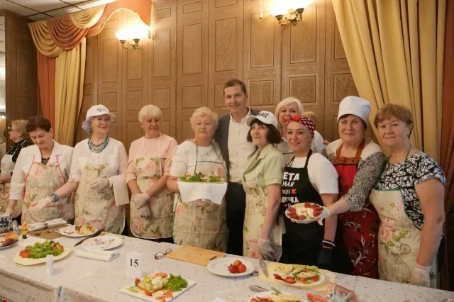 Владимир Волков оценил блюда кулинарного этапа конкурса «Люберецкая супербабушка– 2023»