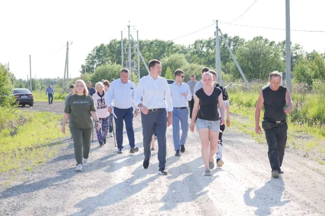 Владимир Волков встретился с многодетными семьями Люберец, получившими земельные участки