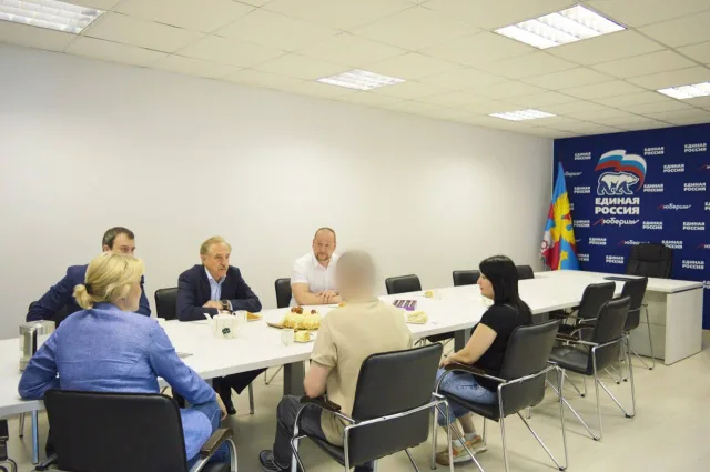 Владимир Ружицкий встретился с участником СВО из Люберец