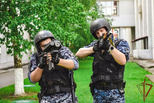 За полгода в Росгвардии Люберец выдали более 2,8 тысячи разрешений на хранение оружия