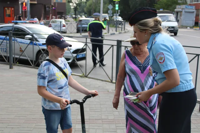 Сотрудники ГАИ Люберец рассказали несовершеннолетним водителям о важности соблюдения ПДД