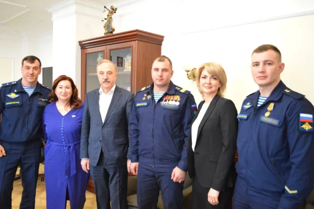 Владимир Ружицкий поздравил с 29-летием 45-ю отдельную бригаду спецназа ВДВ