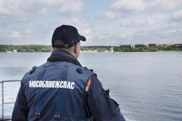 Спасатели напомнили жителям Люберец правила безопасного поведения на водоемах