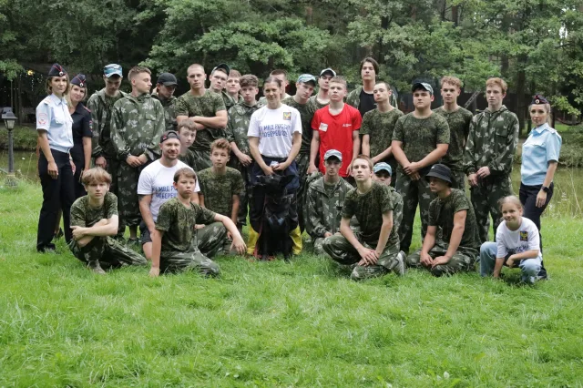 Полицейские провели для подростков Люберец зарядку со стражем порядка