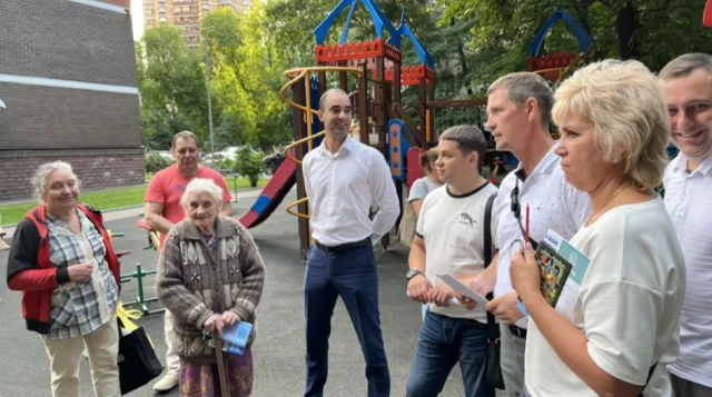 Депутат Евгений Веснин обсудил с жителями Люберец работу по исполнению наказов горожан