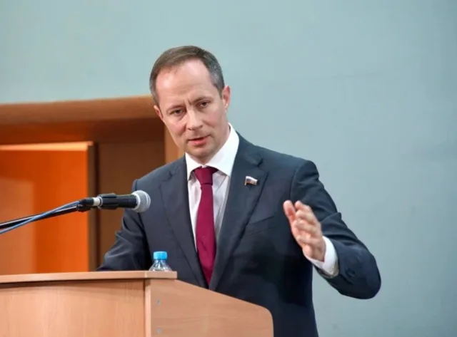 Роман Терюшков поздравил жителей Люберец с Днем российского флага