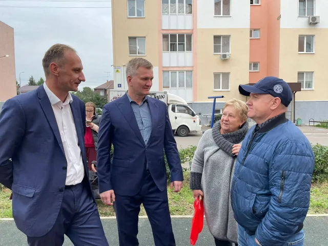 Дмитрий Дениско обсудил с жителями Люберец вопросы благоустройства и ЖКХ