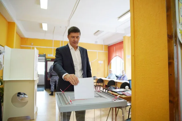 Владимир Волков принял участие в выборах губернатора на избирательном участке в Люберцах