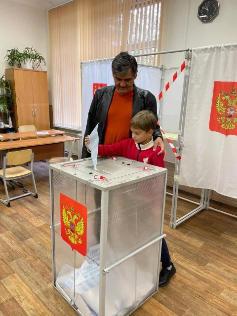 Депутаты Люберец посещали избирательные участки и голосовали