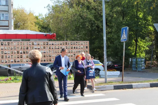 Партийцы проверили состояние дорог в поселке Люберец