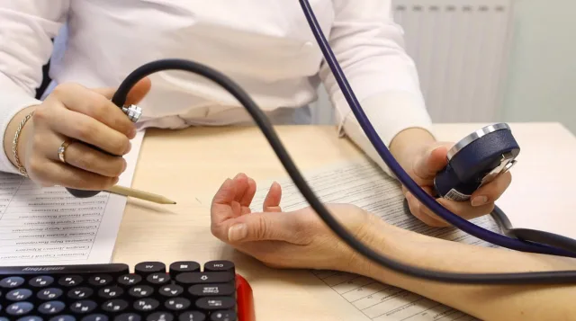 Жители Люберец могут проверить здоровье и сделать прививку в МФЦ и ТЦ