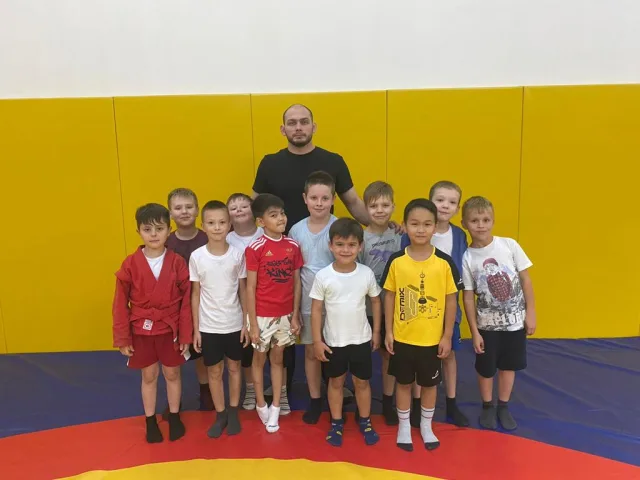 Чемпион мира по самбо поделился опытом с юными спортсменами Люберец