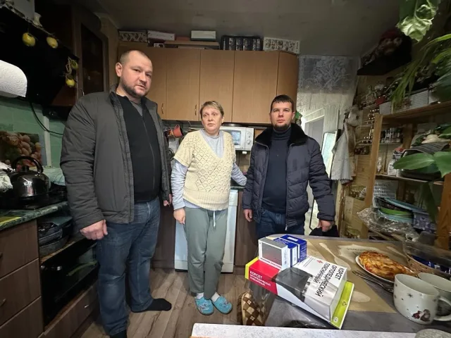 Депутаты Люберец передали медикаменты маме мобилизованного