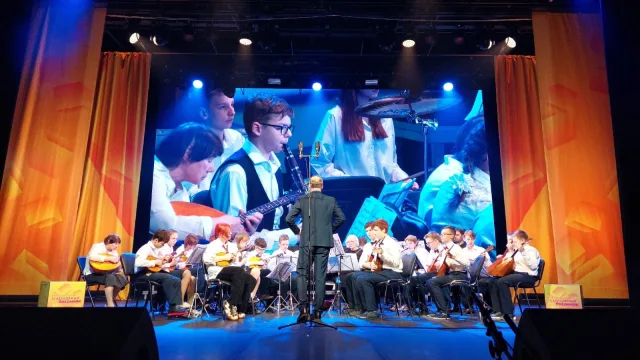 Оркестр народных инструментов из Люберец выступил на межрегиональном этапе «Театрального поединка» 