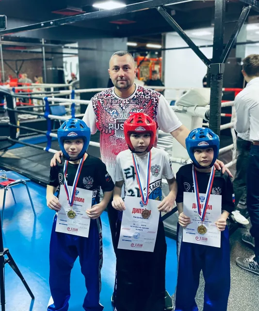 Четыре медали завоевали спортсмены Люберец на турнире по кикбоксингу