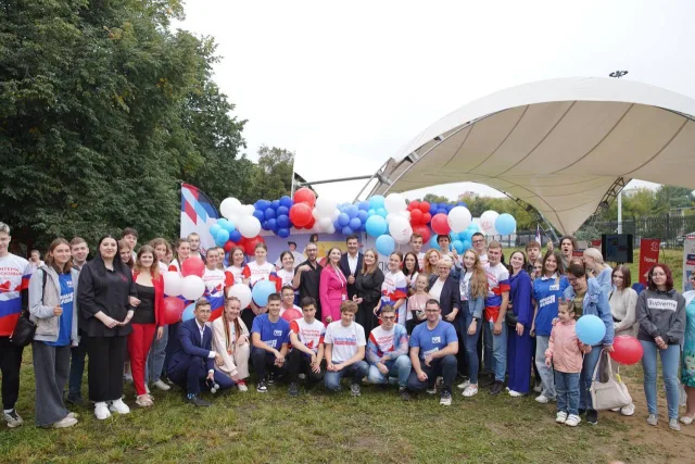 Владимир Волков поздравил волонтеров Люберец с праздником